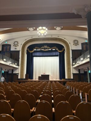 会場のひとつ「横浜市開港記念会館」
平成元年に国の重要文化財に指定されています。